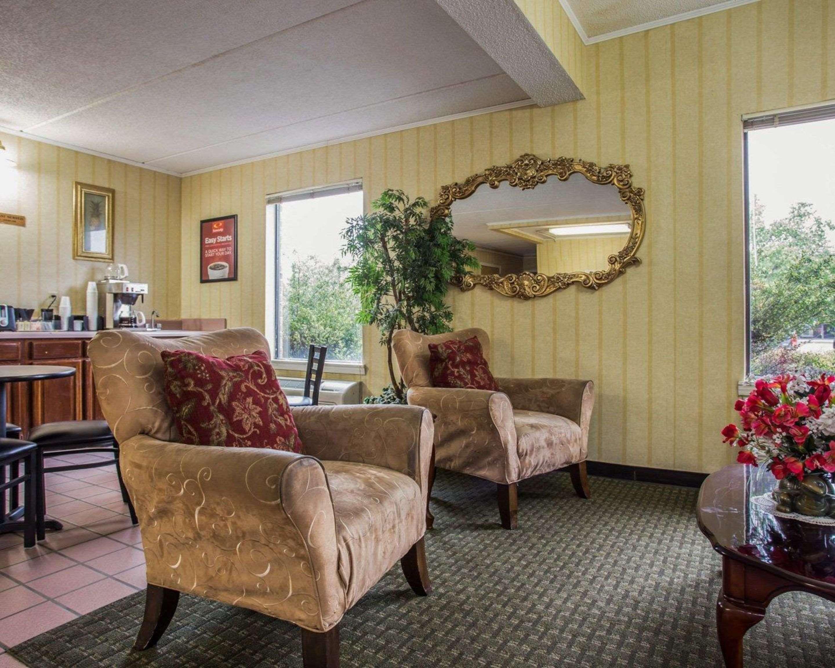 Econo Lodge Inn & Suites Lugoff Экстерьер фото