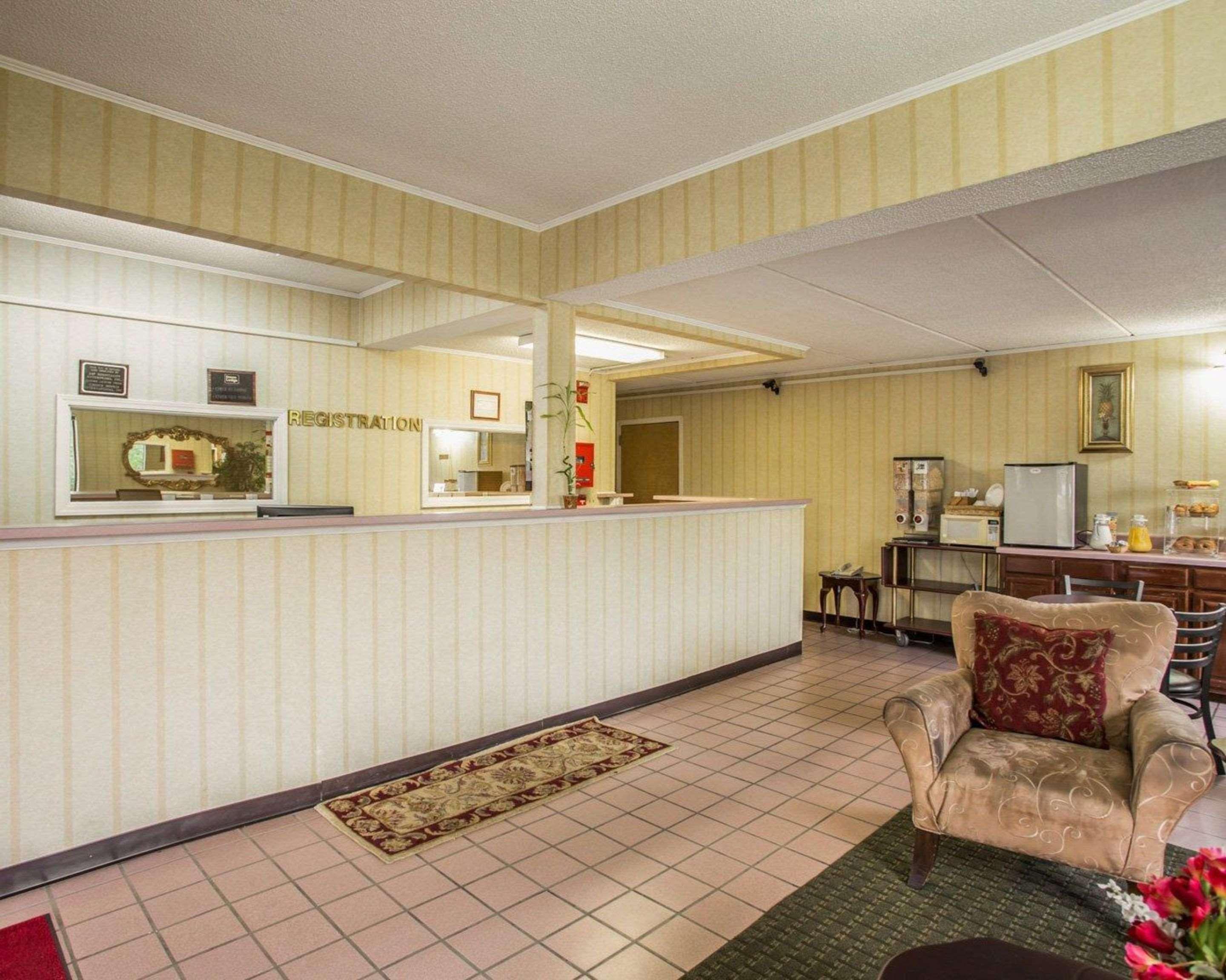 Econo Lodge Inn & Suites Lugoff Экстерьер фото