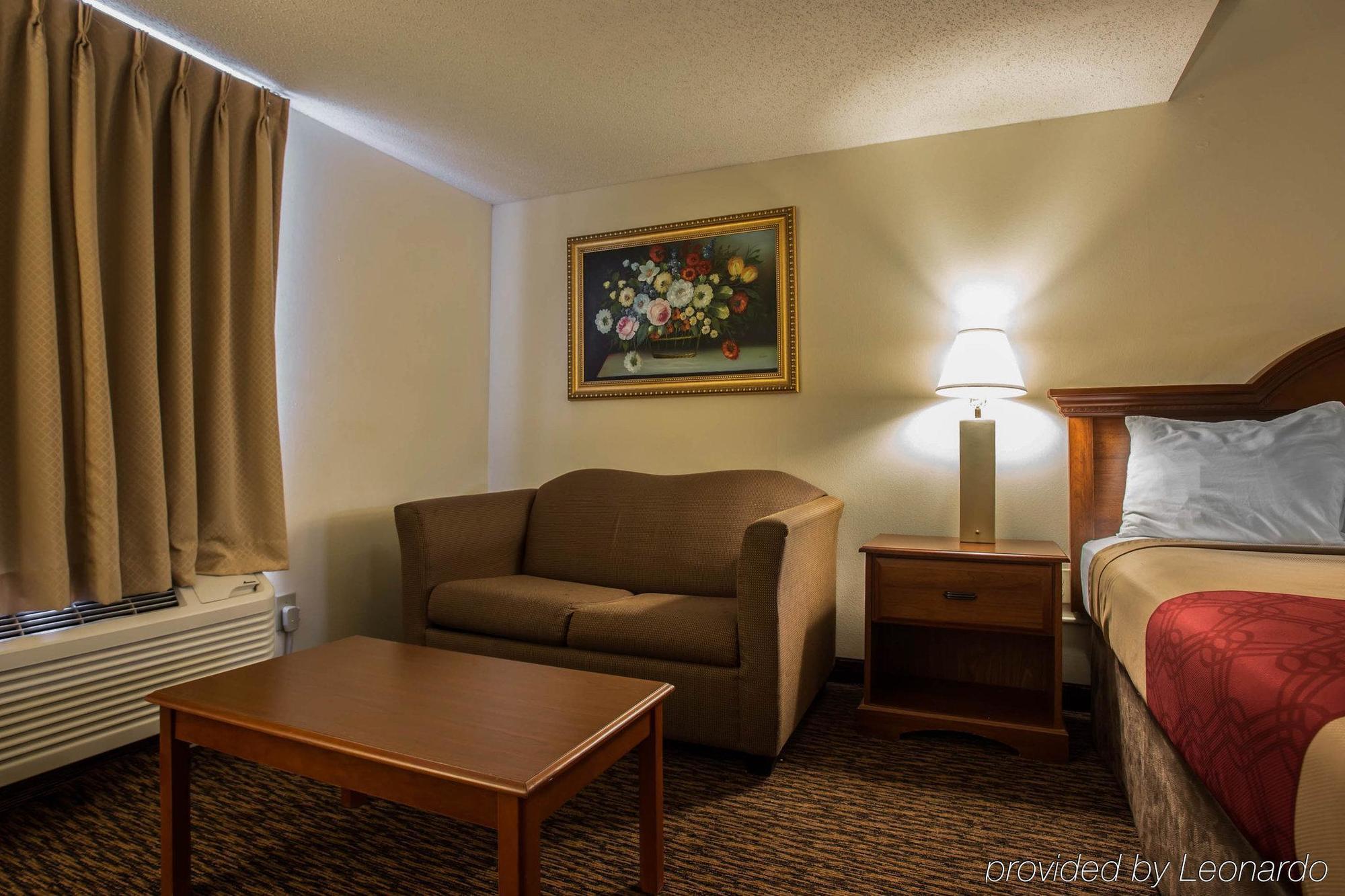 Econo Lodge Inn & Suites Lugoff Экстерьер фото