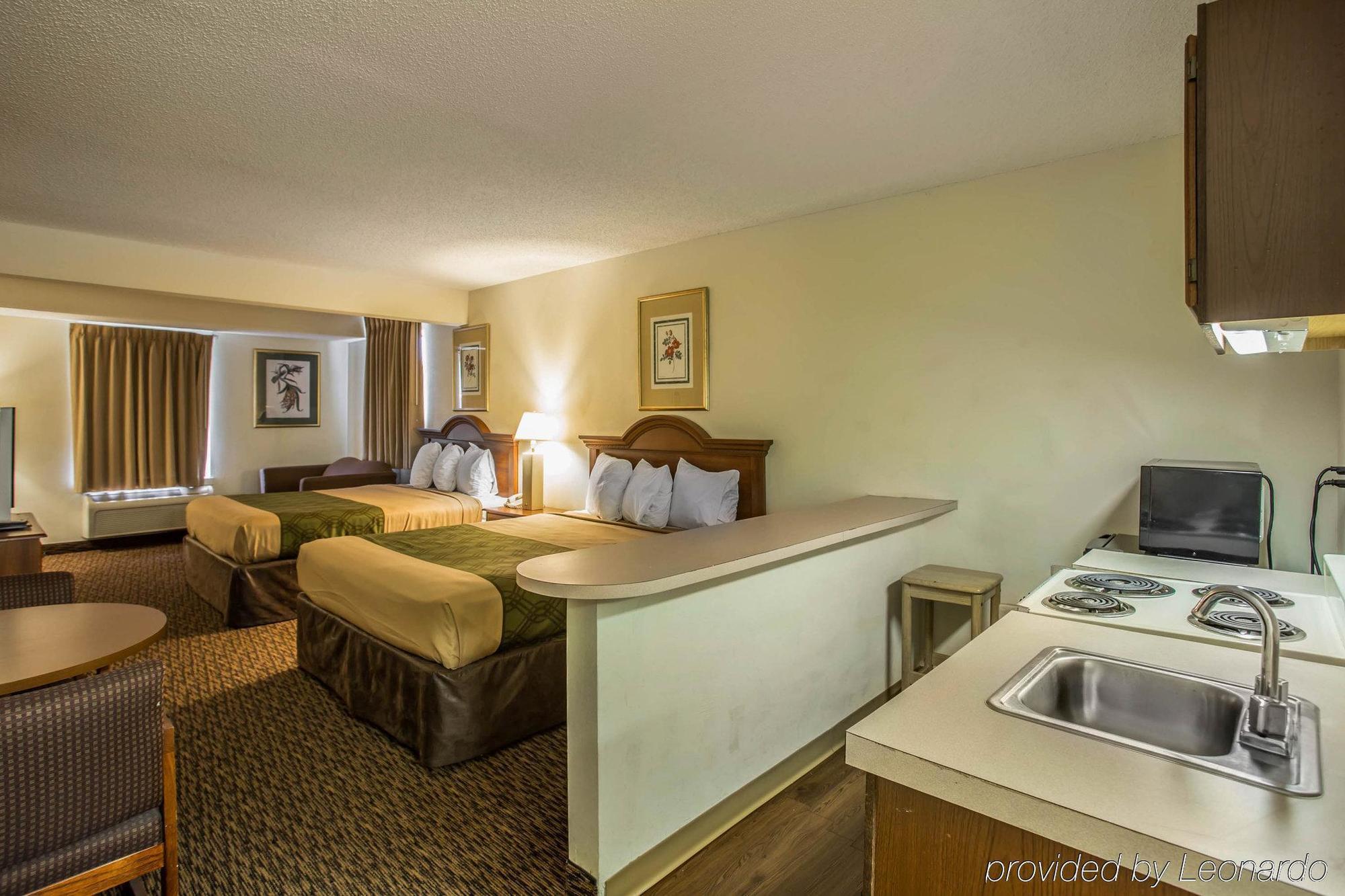 Econo Lodge Inn & Suites Lugoff Экстерьер фото