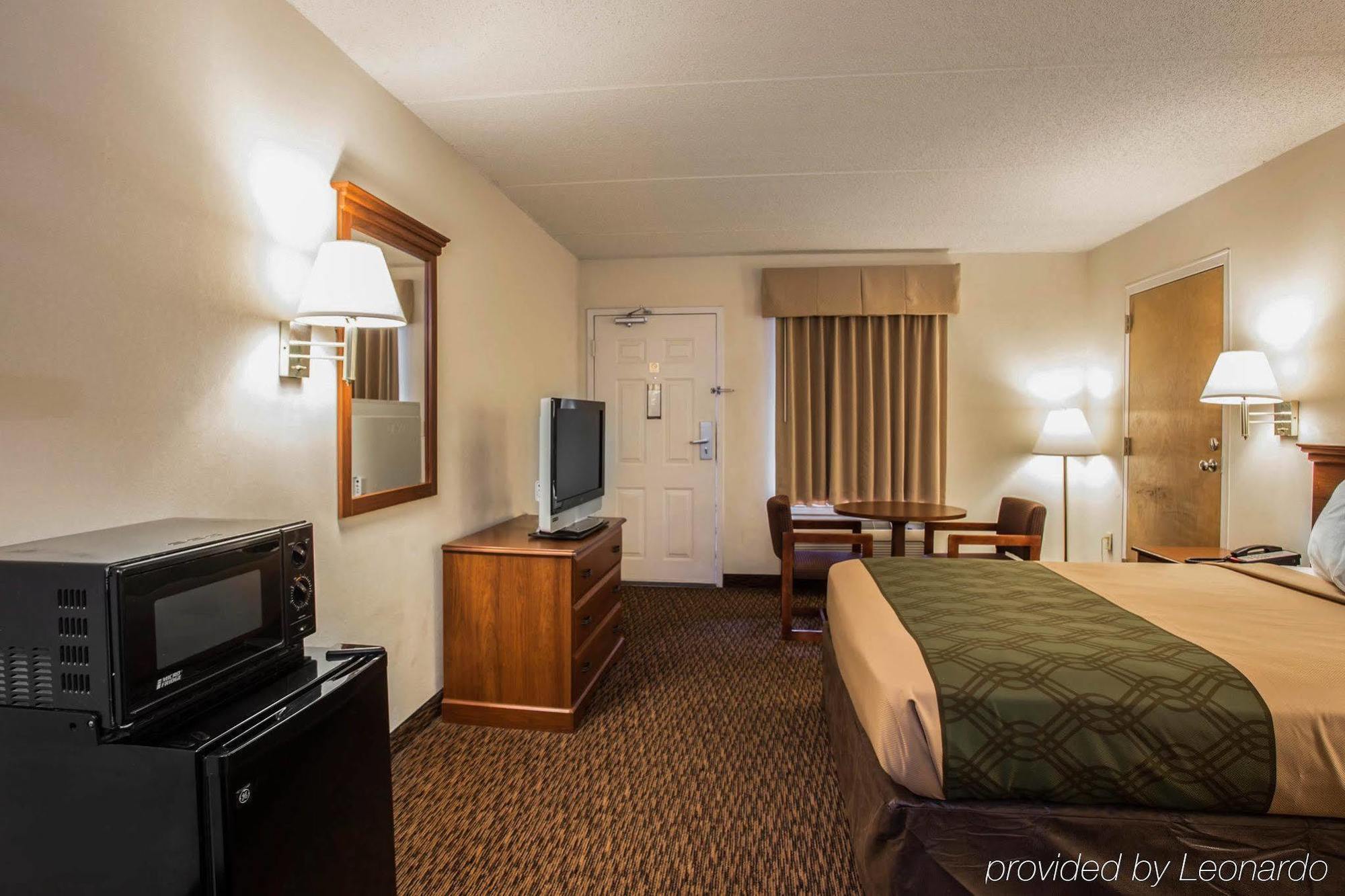 Econo Lodge Inn & Suites Lugoff Экстерьер фото
