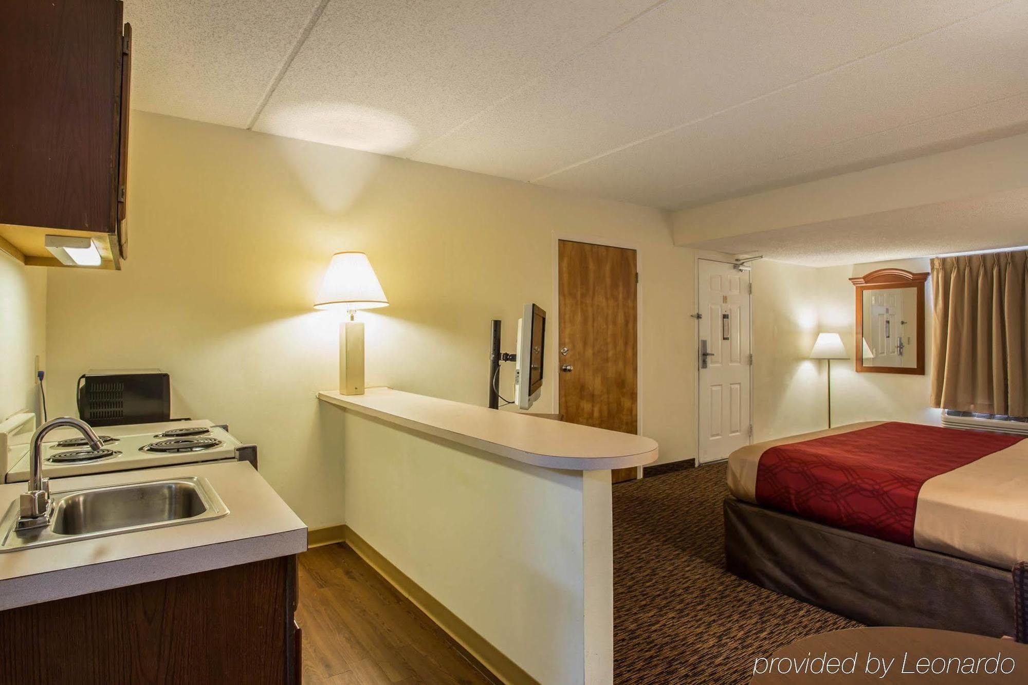 Econo Lodge Inn & Suites Lugoff Экстерьер фото